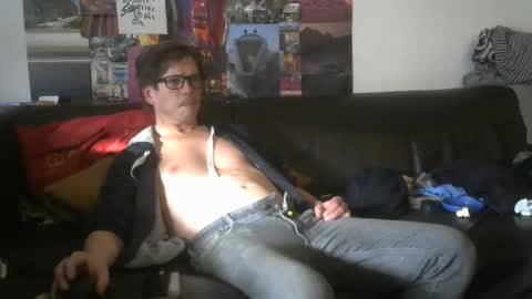 Snapshot of mojoflow39 chatting on 12/05/24, 09:39 Fr online show from 12/05/24, 09:39