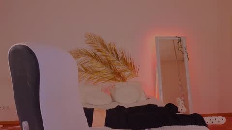 Snapshot of mol1y_kitten chatting on 12/09/24, 12:01 Molly online show from 12/09/24, 12:01