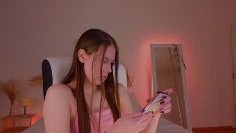 Snapshot of mol1y_kitten chatting on 12/10/24, 12:28 Molly online show from 12/10/24, 12:28