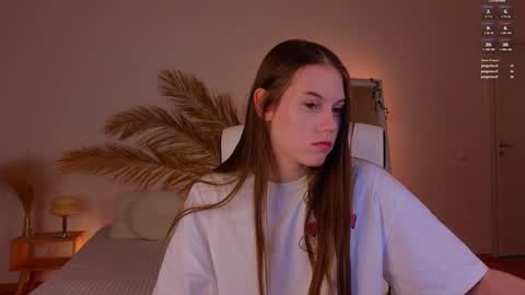 Snapshot of mol1y_kitten chatting on 12/12/24, 12:38 Molly online show from 12/12/24, 12:38