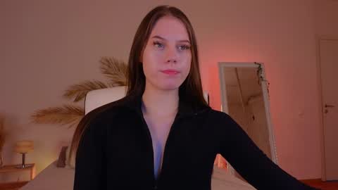 Snapshot of mol1y_kitten chatting on 12/16/24, 09:31 Molly online show from 12/16/24, 09:31