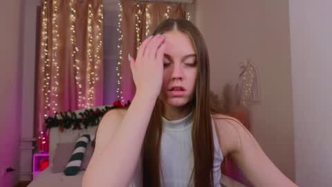 Snapshot of mol1y_kitten chatting on 01/04/25, 12:27 Molly online show from 01/04/25, 12:27