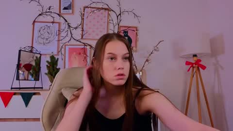 Snapshot of mol1y_kitten chatting on 01/09/25, 12:46 Molly online show from 01/09/25, 12:46