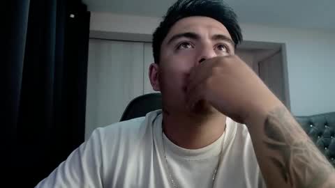 Snapshot of molimoli08 chatting on 04/13/26, 04:29 molimoli08 online show from 04/13/26, 04:29