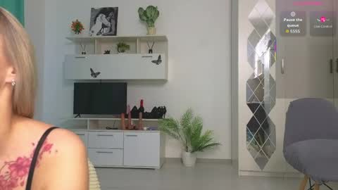 molliblum online show from 05/08/26, 02:22