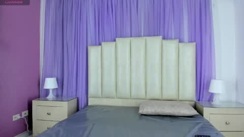 Snapshot of molliebue1 chatting on 01/09/25, 12:09 Hey Guys Im Mollie online show from 01/09/25, 12:09