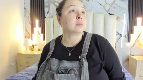 Snapshot of molliebue1 chatting on 02/23/25, 02:29 Hey Guys Im Mollie online show from 02/23/25, 02:29