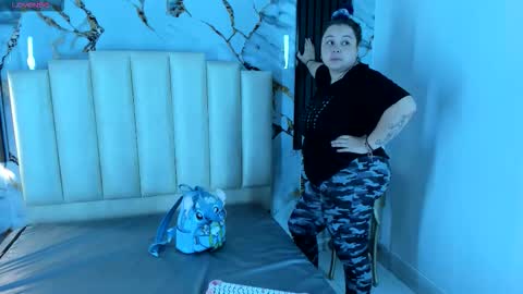 Snapshot of molliebue1 chatting on 11/04/25, 12:15 Hey Guys Im Mollie online show from 11/04/25, 12:15