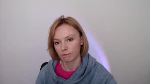 Snapshot of mollilove chatting on 05/13/26, 07:28 mollilove online show from 05/13/26, 07:28