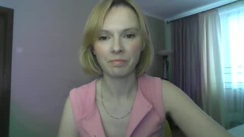 Snapshot of mollilove chatting on 06/02/26, 02:41 mollilove online show from 06/02/26, 02:41