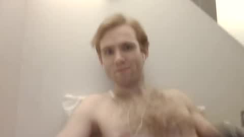 Snapshot of molliter chatting on 01/22/25, 12:06 molliter online show from 01/22/25, 12:06