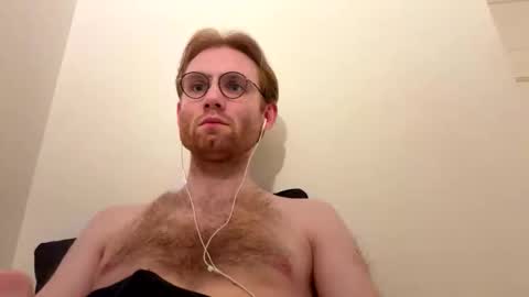 Snapshot of molliter chatting on 09/25/25, 11:41 molliter online show from 09/25/25, 11:41