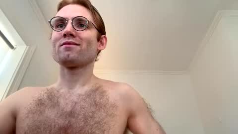 Snapshot of molliter chatting on 05/20/26, 12:22 molliter online show from 05/20/26, 12:22
