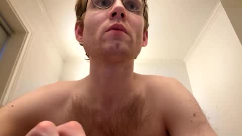 Snapshot of molliter chatting on 06/03/26, 12:46 molliter online show from 06/03/26, 12:46