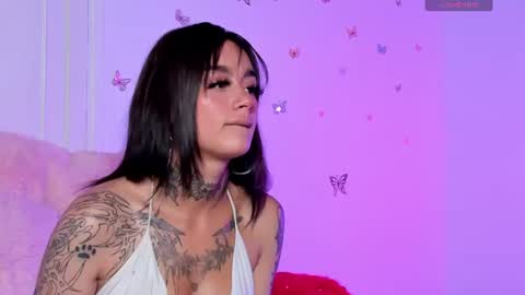 Snapshot of molly_blue01 chatting on 06/09/26, 03:01 Follow me and rate me online show from 06/09/26, 03:01