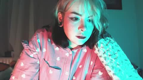 Snapshot of molly_crow chatting on 12/29/24, 10:47 Molly Crow online show from 12/29/24, 10:47