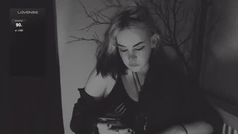 Snapshot of molly_crow chatting on 01/18/25, 07:58 Molly Crow online show from 01/18/25, 07:58