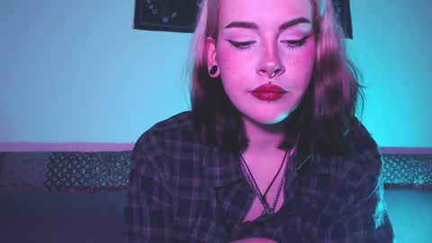 Snapshot of molly_crow chatting on 02/03/25, 12:58 Molly Crow online show from 02/03/25, 12:58