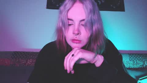 Snapshot of molly_crow chatting on 02/07/25, 10:41 Molly Crow online show from 02/07/25, 10:41