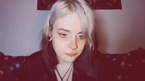 Snapshot of molly_crow chatting on 02/27/25, 04:20 Molly Crow online show from 02/27/25, 04:20