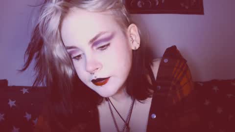 Snapshot of molly_crow chatting on 03/04/25, 11:32 Molly Crow online show from 03/04/25, 11:32