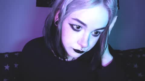 Snapshot of molly_crow chatting on 03/07/25, 12:48 Molly Crow online show from 03/07/25, 12:48