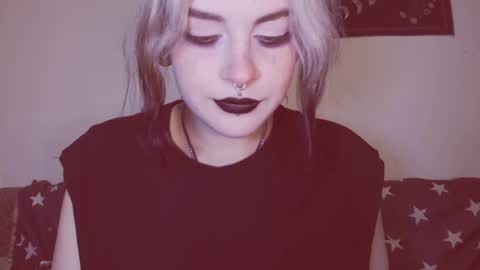 Snapshot of molly_crow chatting on 03/07/25, 10:32 Molly Crow online show from 03/07/25, 10:32