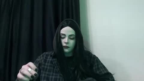 Molly Crow online show from 02/05/26, 05:01