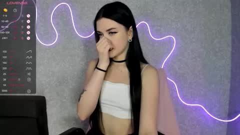 Snapshot of molly_crystall chatting on 10/10/25, 05:39 Molly - online show from 10/10/25, 05:39