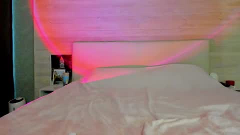 Molly Hunt online show from 02/21/26, 04:24