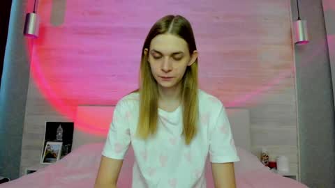 Molly Hunt online show from 04/08/26, 04:01