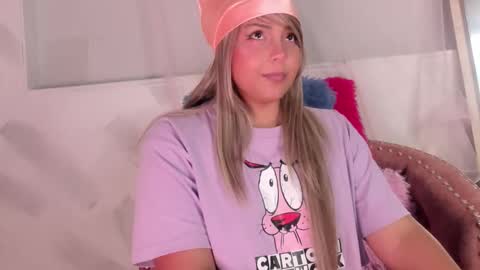 molly_logan online show from 11/26/25, 08:54