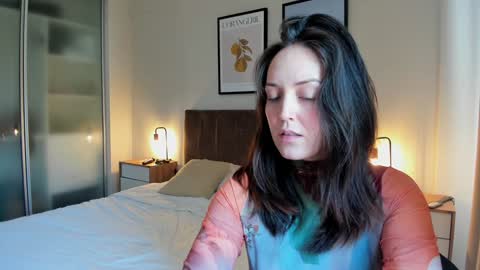   MOLLY   online show from 01/31/25, 04:27