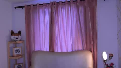   MOLLY   online show from 09/18/25, 05:26