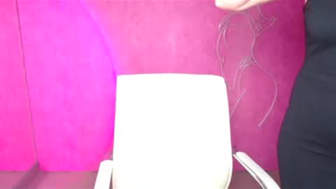 Molly online show from 12/21/24, 10:06