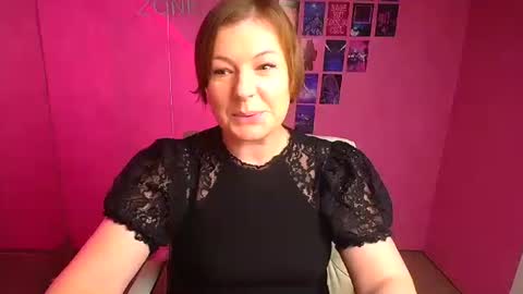 Molly online show from 12/15/25, 12:42