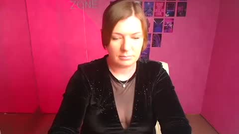 Molly online show from 01/11/26, 01:05