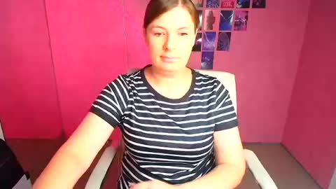 Snapshot of molly_mis chatting on 07/08/26, 12:20 Molly online show from 07/08/26, 12:20