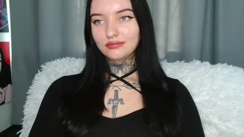 Snapshot of molly_montanaaa chatting on 12/09/24, 12:19 Lina online show from 12/09/24, 12:19