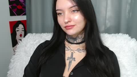 Snapshot of molly_montanaaa chatting on 01/28/25, 09:08 Lina online show from 01/28/25, 09:08