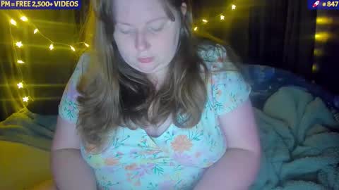 molly_moons online show from 11/26/25, 01:45