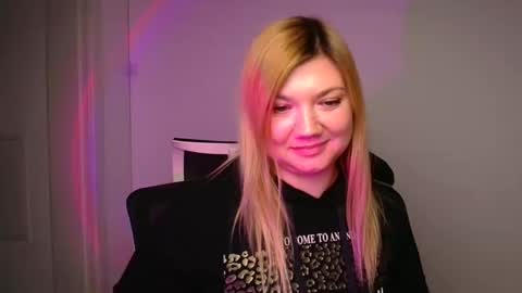 Molly online show from 01/10/25, 03:16