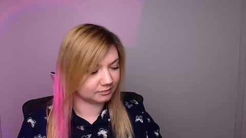 Molly online show from 01/31/25, 12:29