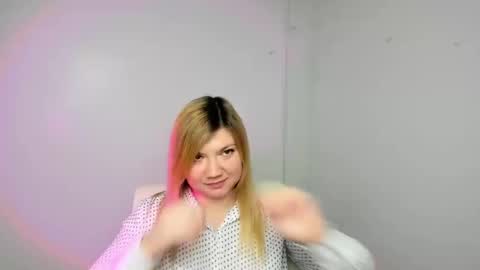 Molly online show from 02/10/25, 03:32