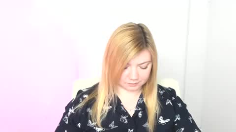 Molly online show from 03/12/25, 01:19