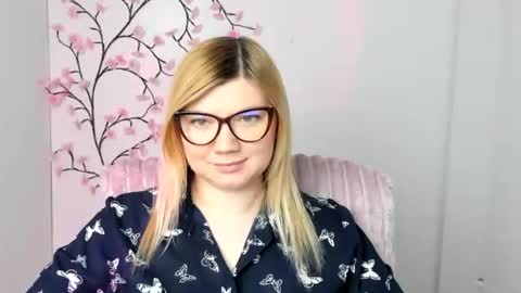 Molly online show from 02/04/26, 12:44