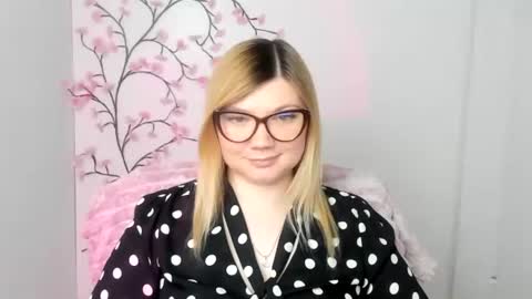 Molly online show from 03/25/26, 01:50