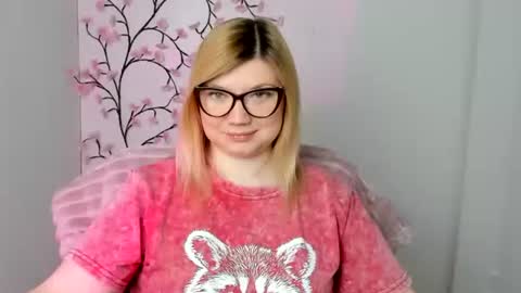 Snapshot of molly_moree chatting on 05/09/26, 05:45 Molly online show from 05/09/26, 05:45