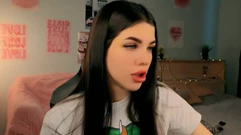 Molly online show from 04/26/26, 03:48
