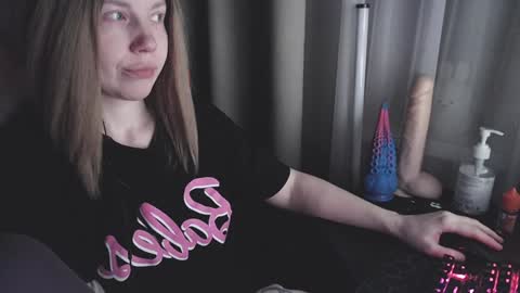 I have new photos come and see with love Molly online show from 02/04/25, 06:27